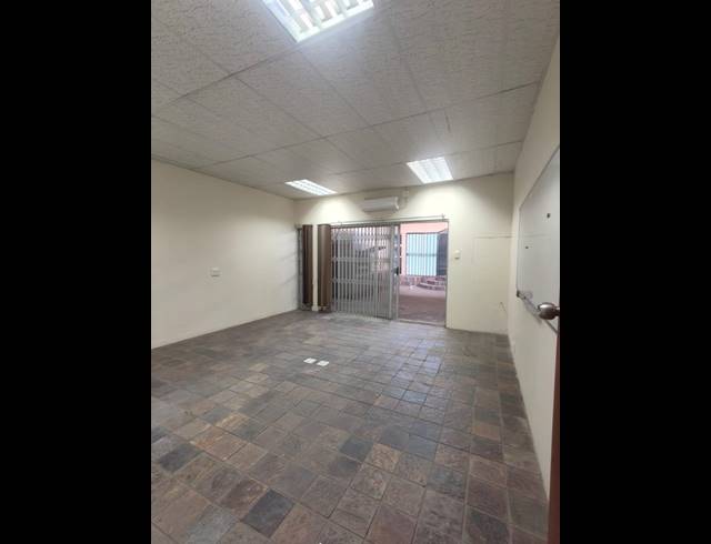M² BUILDING FOR SALE IN SASOLBURG CENTRAL